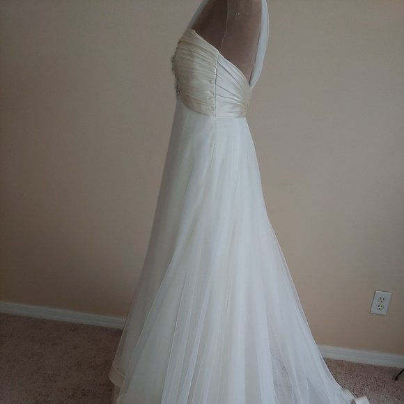 NEW Gorgeous Original Wedding Dress by Liancarlo Style #4837 - Picture 5 of 6